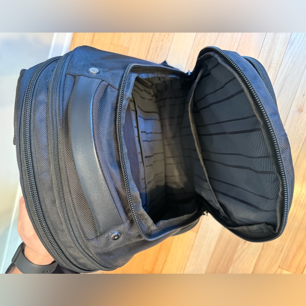 Kenneth Cole Reaction Backpack - Picture 7 of 8